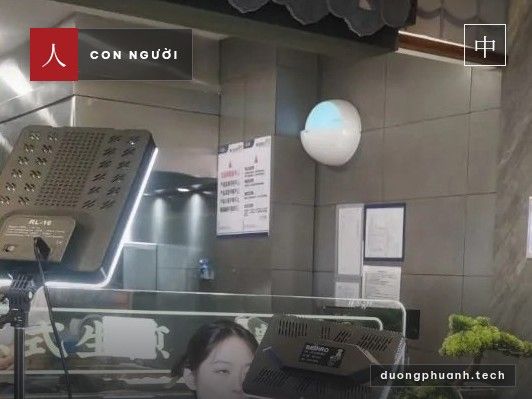 Người livestream bán hàng
