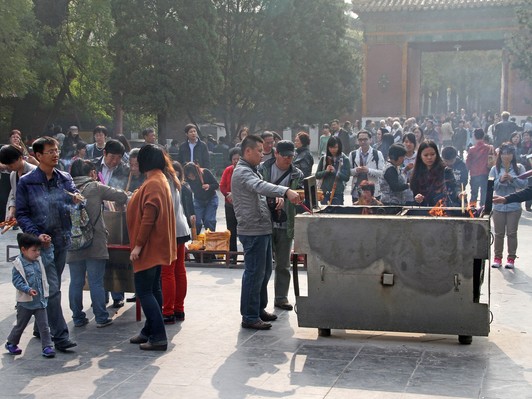 Đi chùa ở Trung Quốc: làm gì cho đúng phép