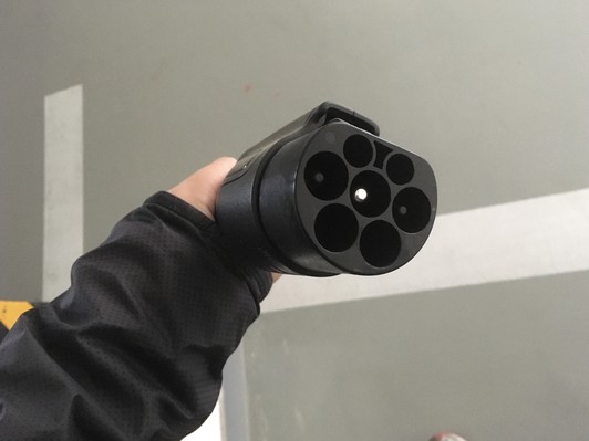 Pin và trạm sạc