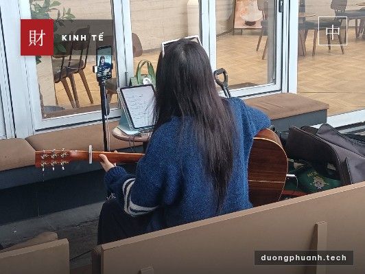 Bán hàng qua livestream — nghề mới hái ra tiền ở Trung Quốc